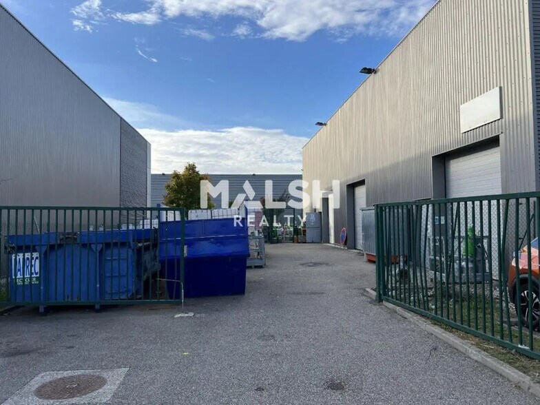 Bureau dans Saint-Priest à louer - Photo de l’immeuble – Image 2 sur 3