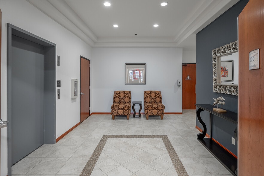 23120 Alicia Pky, Mission Viejo, CA à louer - Numérisation 3D Matterport – Image 2 sur 20