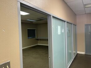 2101-2409 E Lake Mead Blvd, North Las Vegas, NV à louer Photo intérieure– Image 1 sur 8