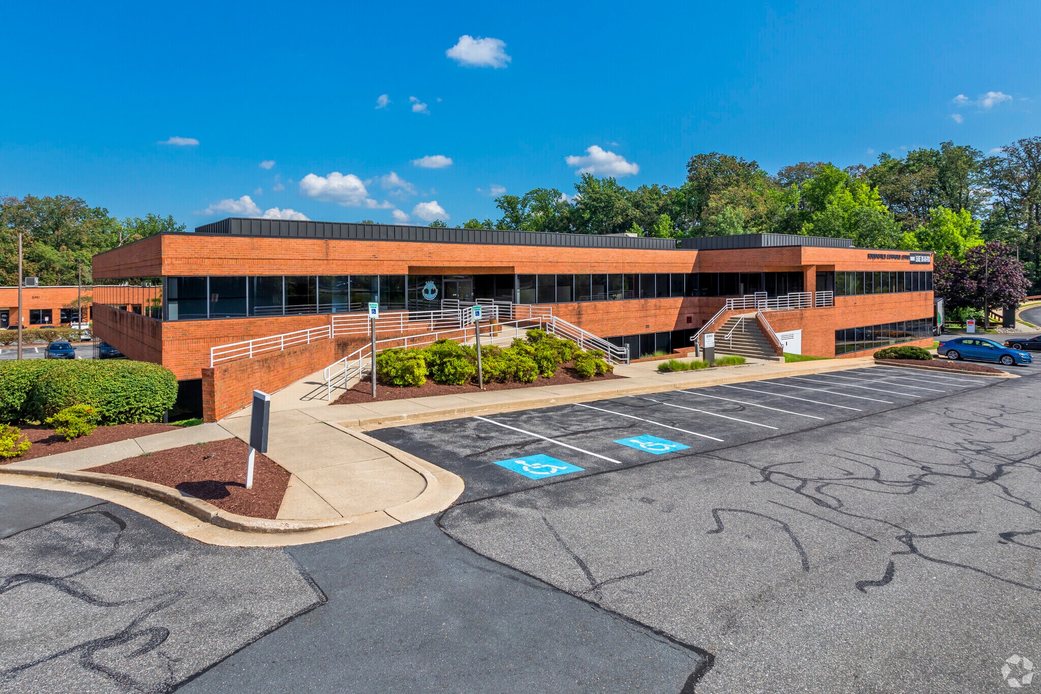 4000 Blackburn Ln, Burtonsville, MD à louer Photo de l’immeuble– Image 1 sur 7