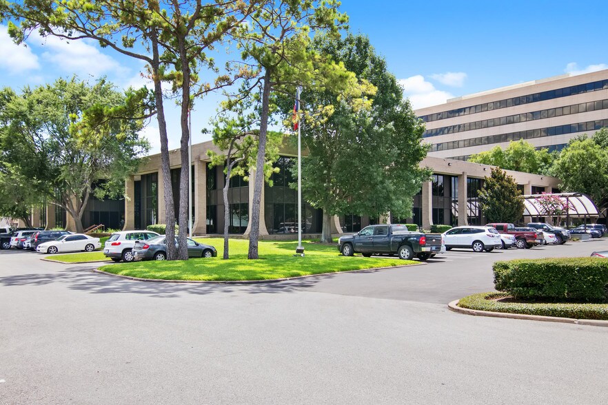 950 Threadneedle St, Houston, TX à louer - Photo de l’immeuble – Image 2 sur 5