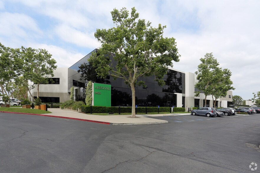 9400 Jeronimo Rd, Irvine, CA à louer - Photo de l’immeuble – Image 2 sur 5