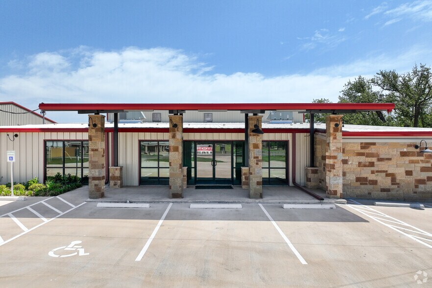 1301 Weatherford Hwy, Granbury, TX à vendre - Photo de l’immeuble – Image 3 sur 10