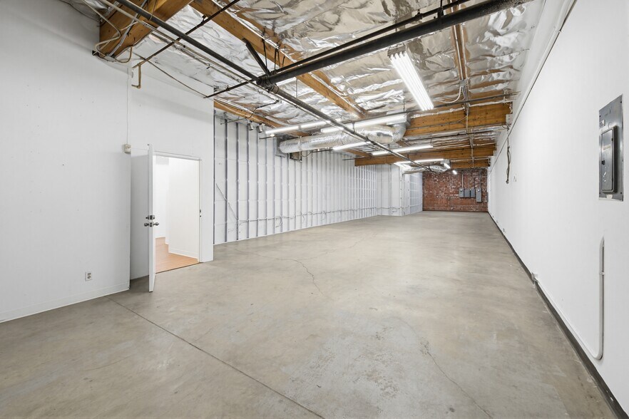 3380 Livonia Ave, Los Angeles, CA à louer - Photo de l’immeuble – Image 3 sur 9
