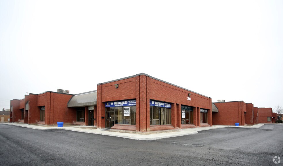 200 Wilkinson Rd, Brampton, ON à louer - Photo de l’immeuble – Image 2 sur 7