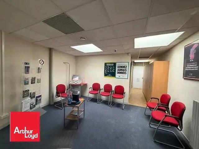 Bureau dans Chartres à vendre - Photo de l’immeuble – Image 2 sur 3
