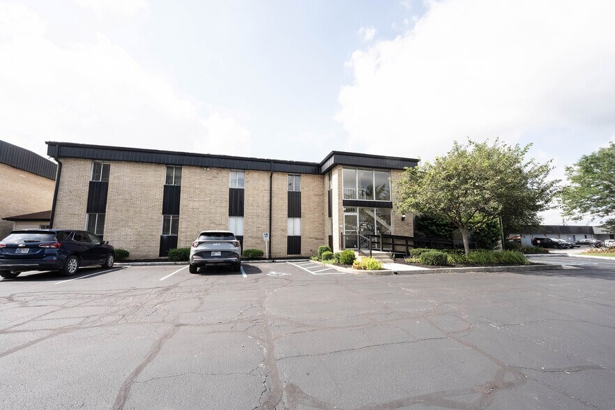 5555 N Tacoma Ave, Indianapolis, IN à louer - Photo de l’immeuble – Image 3 sur 11