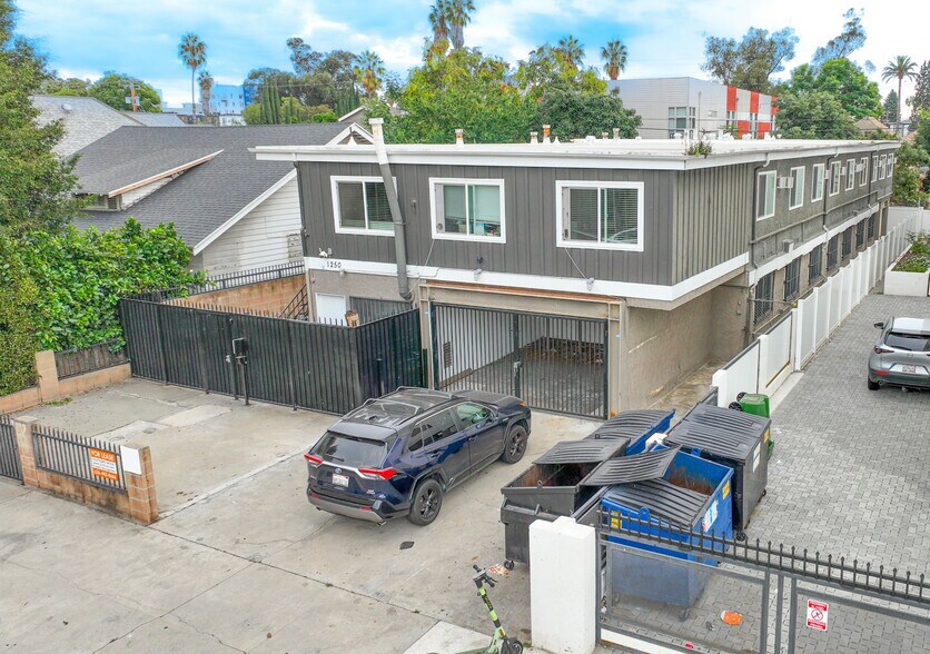 1252 W 37th St, Los Angeles, CA à vendre - Photo de l’immeuble – Image 2 sur 24