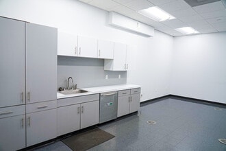 8 Penn Center West, Pittsburgh, PA à vendre Photo de l’immeuble– Image 2 sur 2