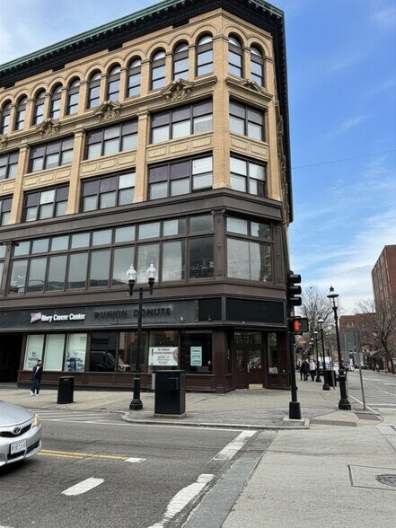 24 Merrimack St, Lowell, MA à louer - Photo de l’immeuble – Image 3 sur 6