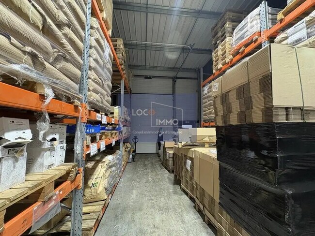 Plus de détails pour Local d'activités à louer