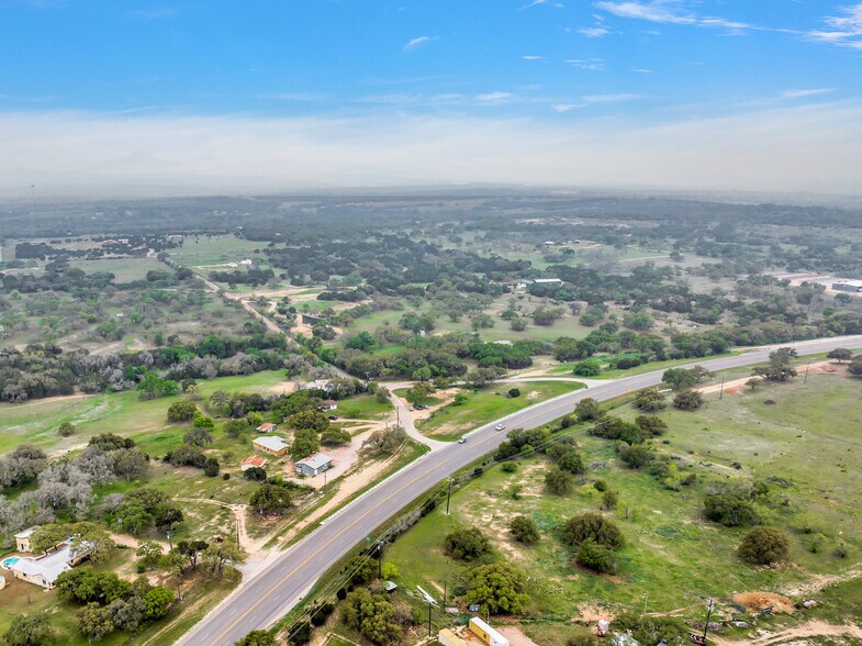 123 Rocky Rd, Hye, TX à vendre - Photo de l’immeuble – Image 3 sur 54