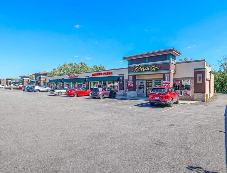 701-743 E Roosevelt Rd, Lombard, IL à louer - Photo de l’immeuble – Image 3 sur 6