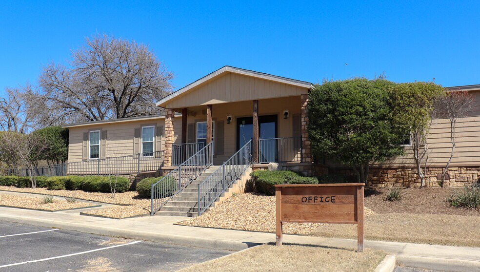 601 Old Base Rd, Aurora, TX à louer - Photo de l’immeuble – Image 1 sur 13