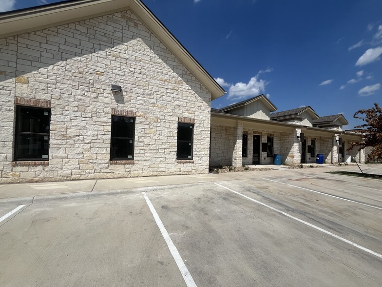 15907 Windermere Dr, Pflugerville, TX à louer - Photo de l’immeuble – Image 3 sur 20