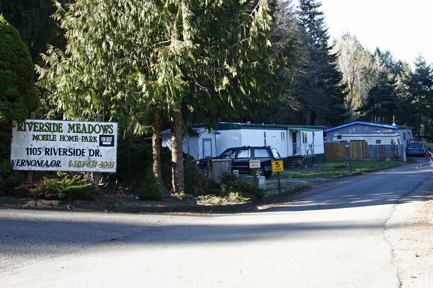 1105 Riverside Dr, Vernonia, OR à vendre - Photo principale – Image 1 sur 39