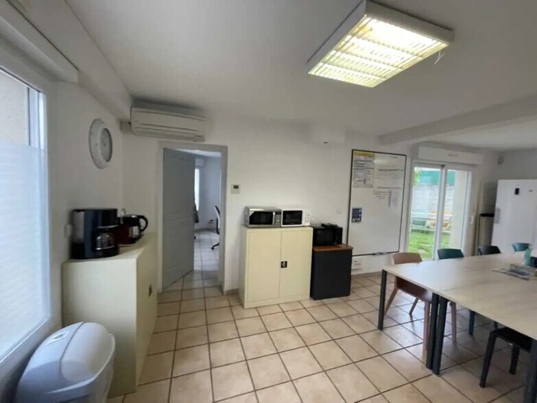 Bureau dans Compiègne à louer - Photo de l’immeuble – Image 2 sur 9