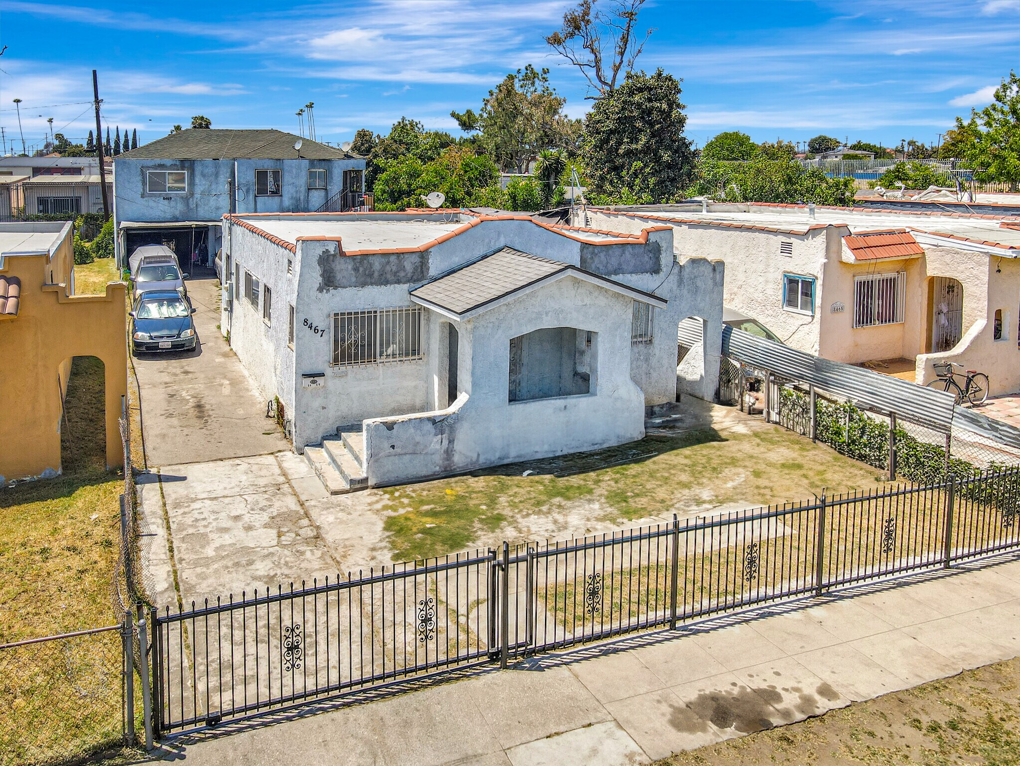 8467 Zamora Ave, Los Angeles, CA à vendre Photo de l’immeuble– Image 1 sur 11