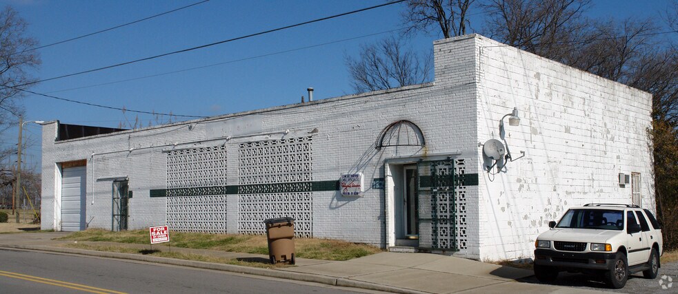 1829 Jo Johnston Ave, Nashville, TN à louer - Photo de l’immeuble – Image 2 sur 34