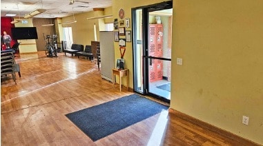 851-859 E Broadway, Monona, WI à louer Photo intérieure– Image 2 sur 8