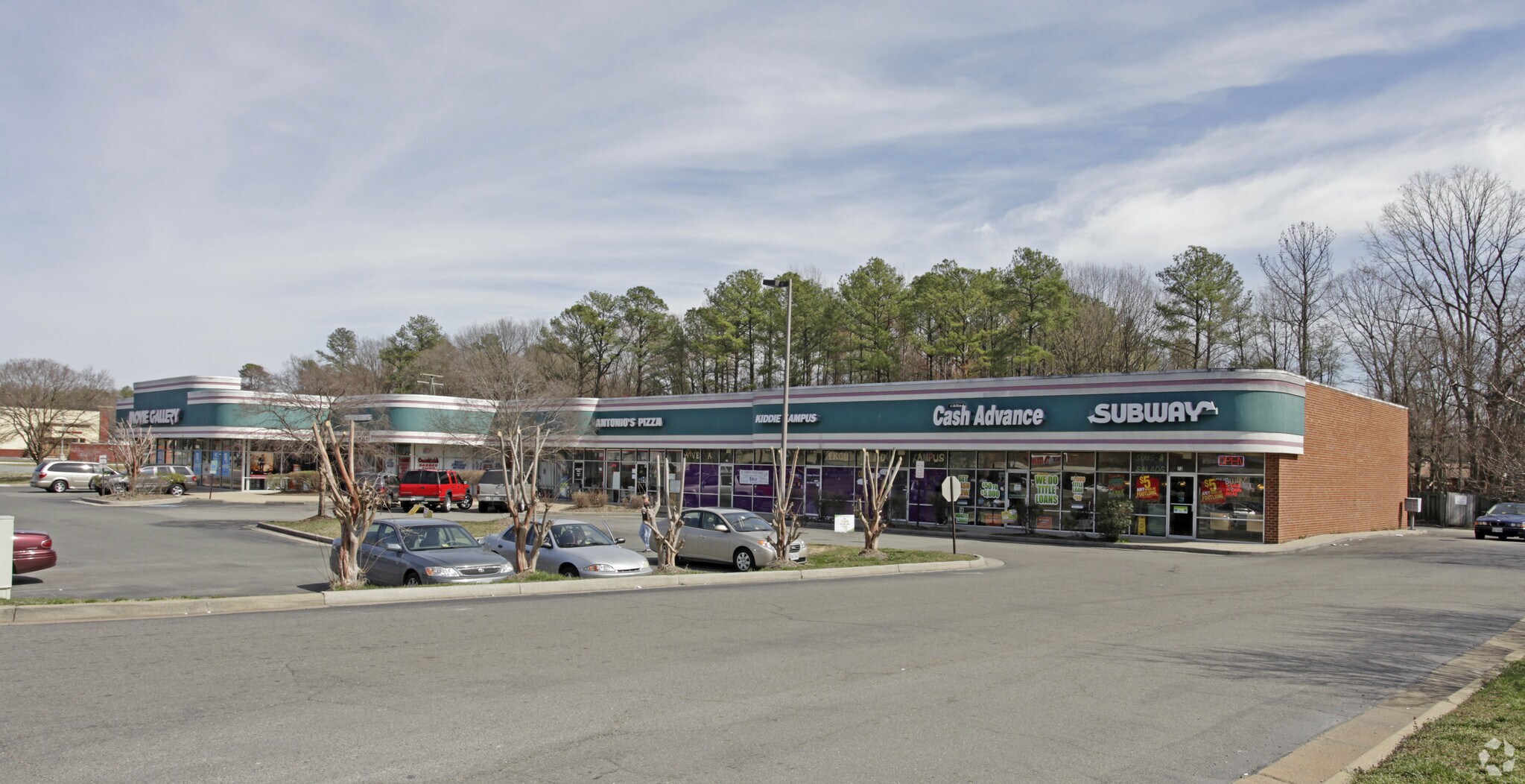 51-73 S Airport Dr, Highland Springs, VA à louer Photo principale– Image 1 sur 3