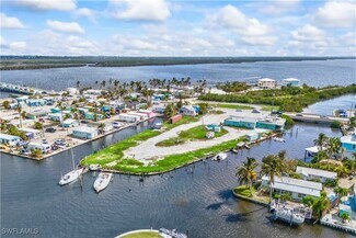 Plus de détails pour Restaurant and Marina Portfolio – Spécialisé à vendre