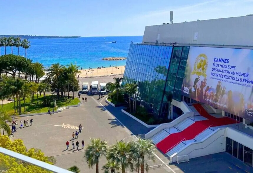 Local commercial dans Cannes à louer - Photo de l’immeuble – Image 1 sur 1