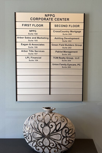 494 Sycamore Ave, Shrewsbury, NJ à louer - Hall d’entrée – Image 3 sur 3