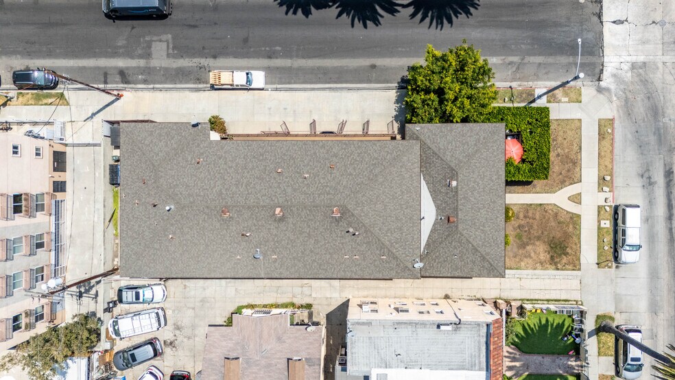 502 N Serrano Ave, Los Angeles, CA à vendre - Photo de l’immeuble – Image 2 sur 7