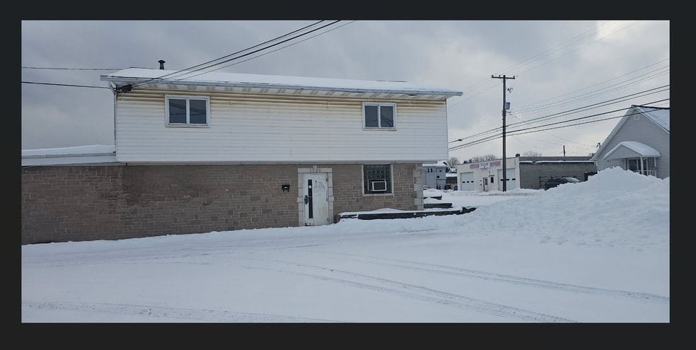 951 S Edgewood Ave, Somerset, PA à louer - Photo intérieure – Image 3 sur 6