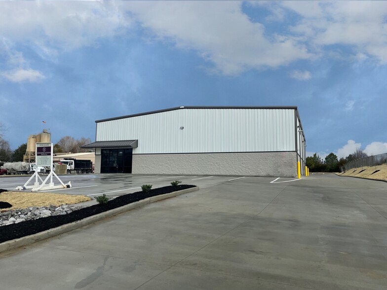 255 Needmore Rd, Clarksville, TN à louer - Photo de l’immeuble – Image 2 sur 15