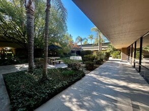 5558 California Ave, Bakersfield, CA à louer Photo intérieure– Image 1 sur 6