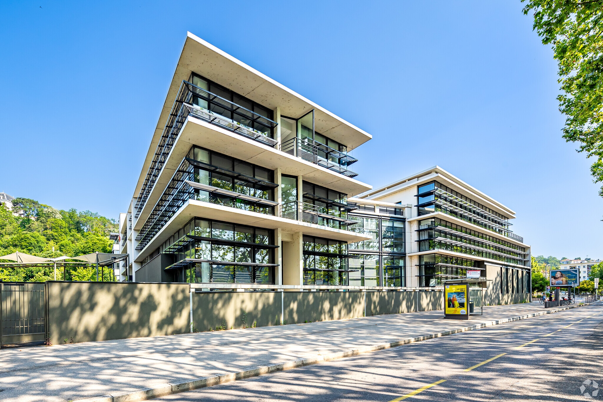 Bureau dans Lyon à louer Photo principale– Image 1 sur 3
