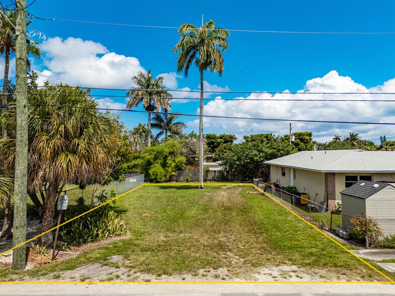 NE 1ST Ave, Dania Beach, FL à vendre - Photo de l’immeuble – Image 2 sur 18