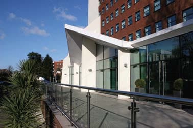 300 Poole Rd, Poole à louer - Photo de l’immeuble – Image 3 sur 6