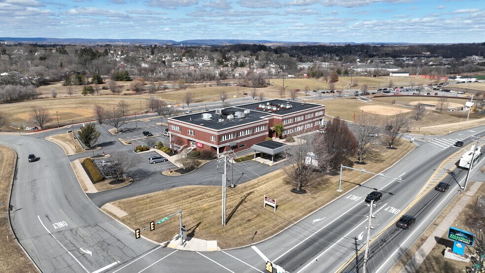2925 William Penn Hwy, Easton, PA à louer - Photo de l’immeuble – Image 3 sur 51
