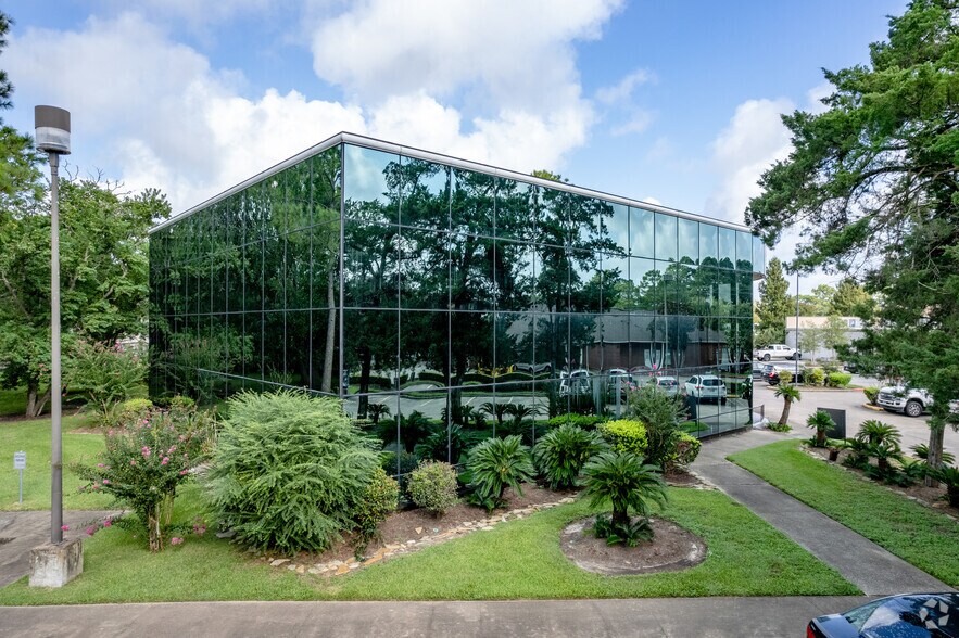 820 S Friendswood Dr, Friendswood, TX à louer - Photo de l’immeuble – Image 2 sur 6
