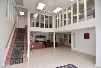 Plus de détails pour 546-550 Main Rd, Tiverton, RI - Bureau à louer