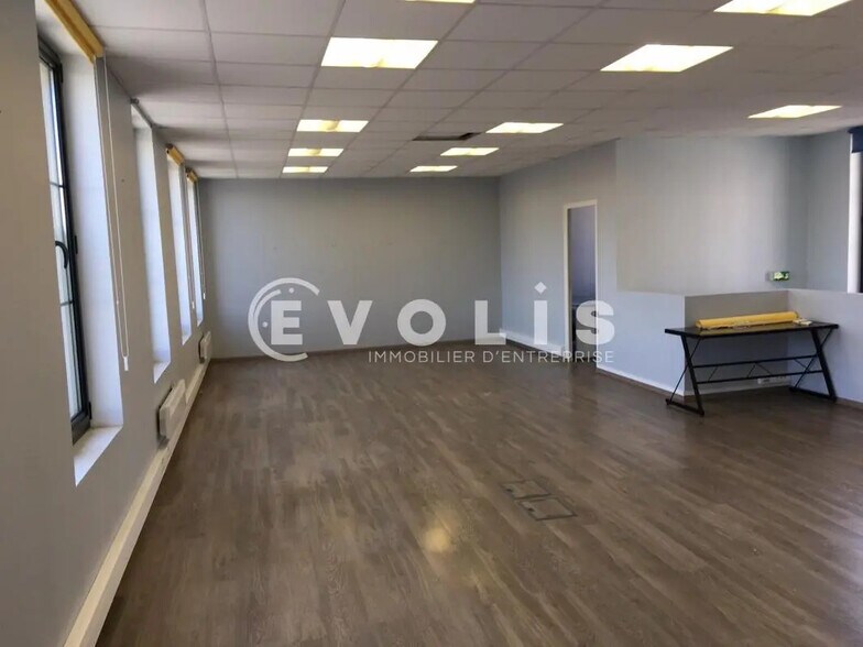 Bureau dans Amiens à louer - Photo de l’immeuble – Image 1 sur 5