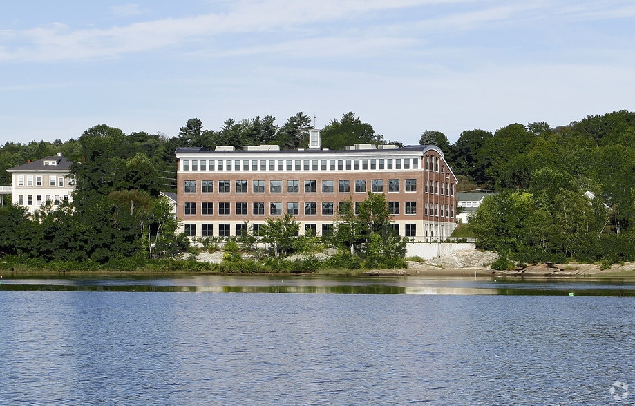 11 Bowdoin Mill Is, Topsham, ME à louer - Photo de l’immeuble – Image 3 sur 10