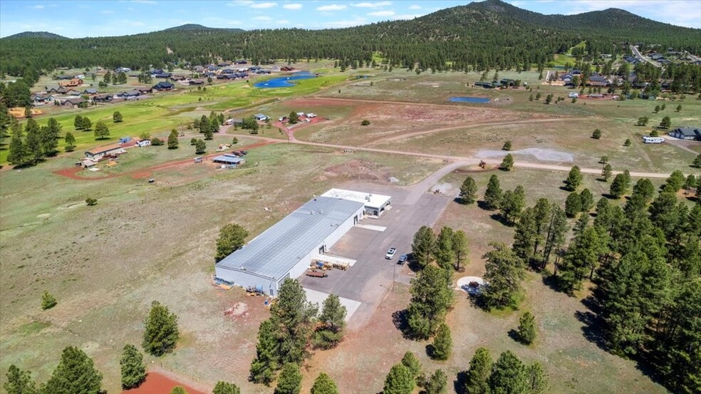 2843 W Avenida de Luces, Williams, AZ à louer - Aérien – Image 2 sur 32