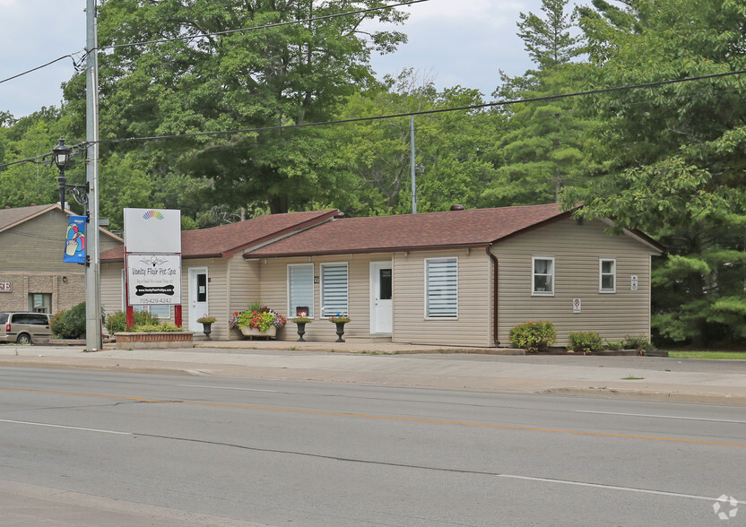 1456 Mosley St, Wasaga Beach, ON à vendre - Photo principale – Image 1 sur 2