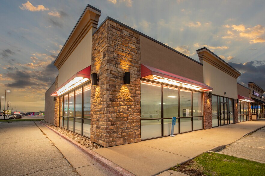 6201 SE 14th St, Des Moines, IA à louer - Photo de l’immeuble – Image 3 sur 3