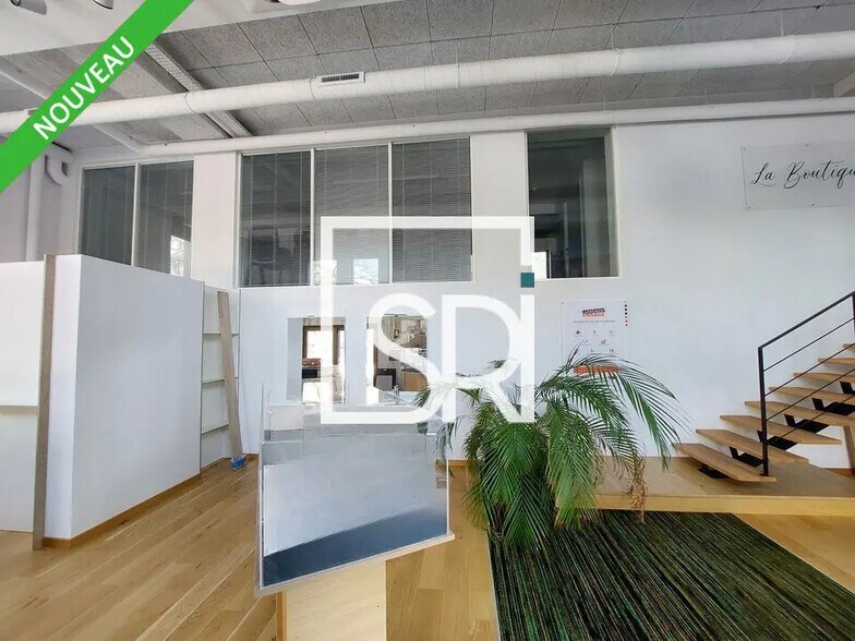 Bureau dans Clermont-Ferrand à louer - Photo de l’immeuble – Image 3 sur 12