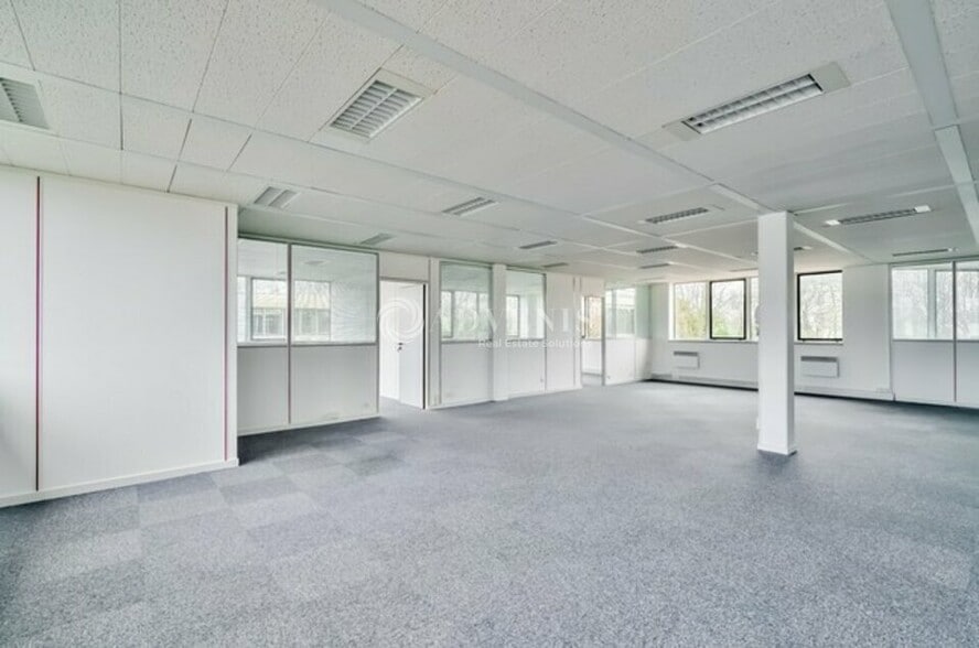 4 Rue Paul Henri Spaak, Saint-Thibault-des-Vignes à vendre - Photo intérieure – Image 2 sur 6