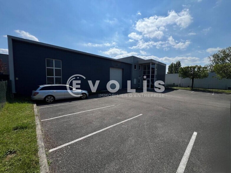 Local d'activités dans Trévoux à vendre - Photo de l’immeuble – Image 3 sur 14
