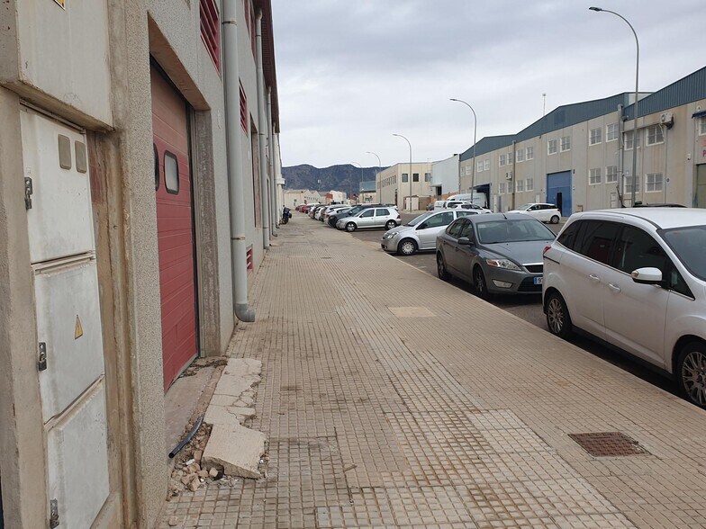 Industriel/Logistique dans MONÒVER, Alicante à vendre - Photo de l’immeuble – Image 2 sur 50
