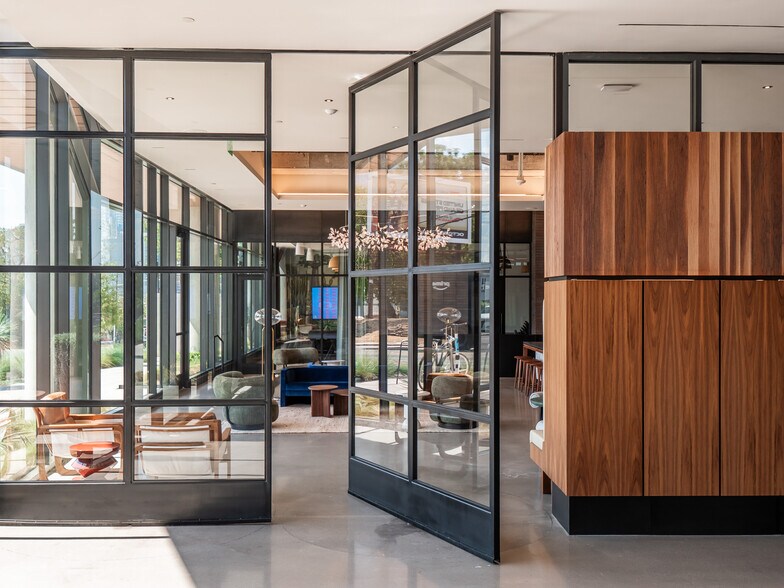 924 E 7th St, Austin, TX à louer - Photo de l’immeuble – Image 3 sur 16