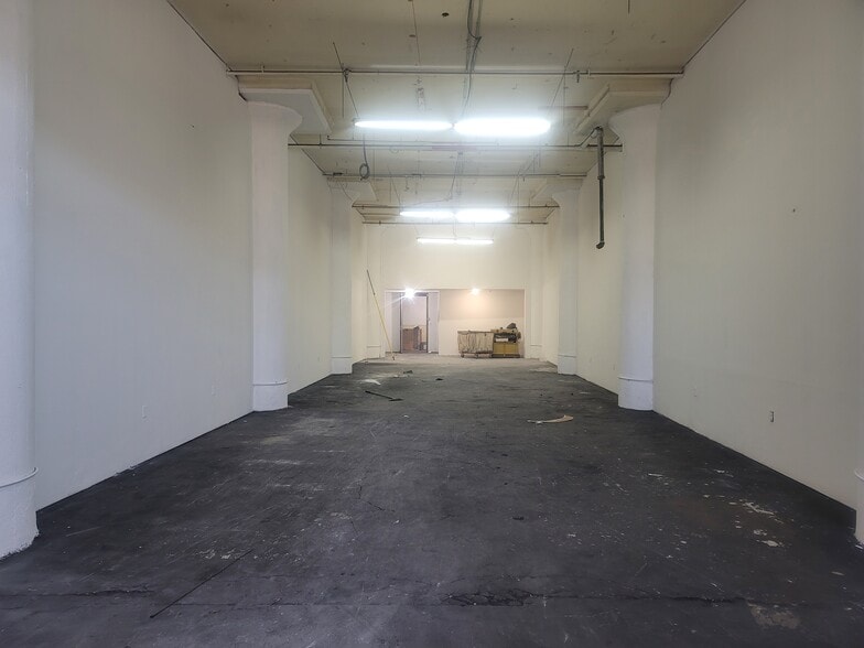 801 E 7th St, Los Angeles, CA à louer - Photo intérieure – Image 2 sur 13