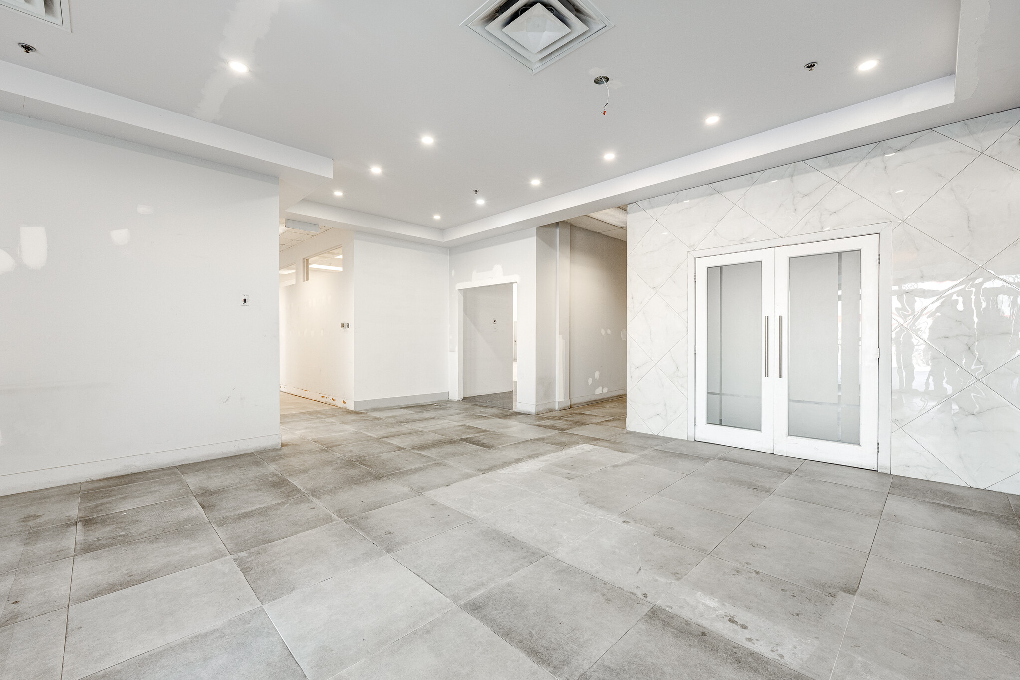 3540-3600 St Griffith, Montréal, QC à louer Photo intérieure– Image 1 sur 12